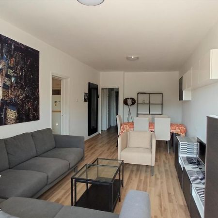 5 Min To The Beach Holiday Shared Apartment Incl Netflix - Private Room In 3 Bdr Apt Larnaca Extérieur photo