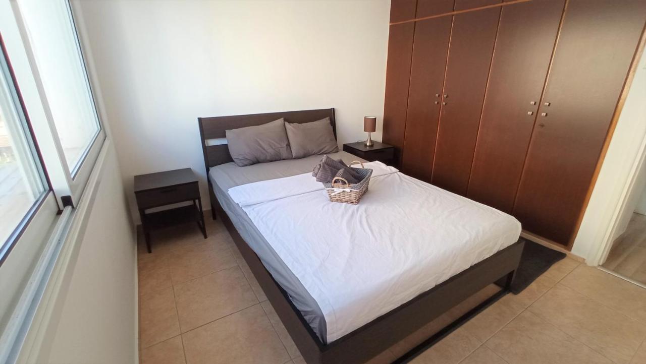5 Min To The Beach Holiday Shared Apartment Incl Netflix - Private Room In 3 Bdr Apt Larnaca Extérieur photo