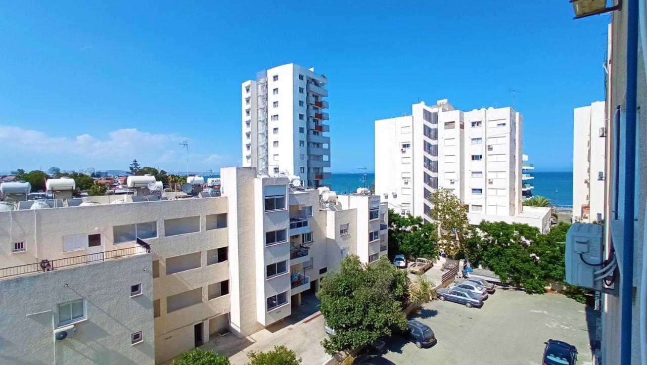 5 Min To The Beach Holiday Shared Apartment Incl Netflix - Private Room In 3 Bdr Apt Larnaca Extérieur photo